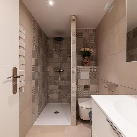 Le Penthouse De 220M2 - Jacuzzi - 3 Parkings - Climatisation - Terrasse Apartment Menton Exterior photo
