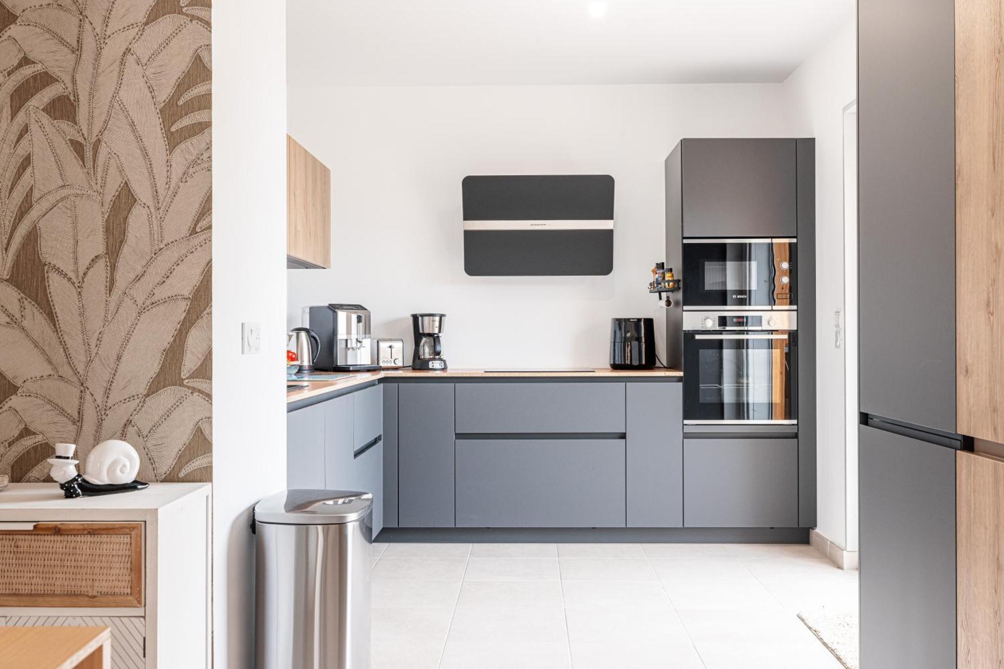 Le Penthouse De 220m2 - Jacuzzi - 3 Parkings - Climatisation - Terrasse