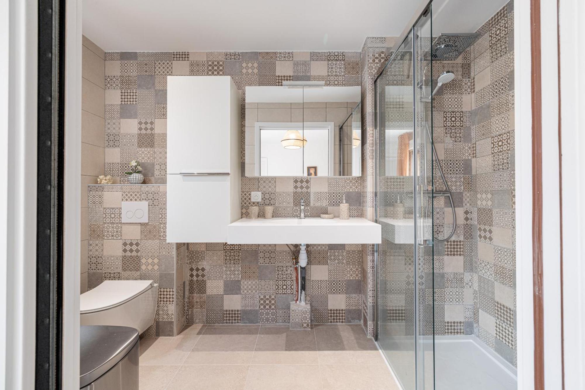 Le Penthouse De 220m2 - Jacuzzi - 3 Parkings - Climatisation - Terrasse Menton