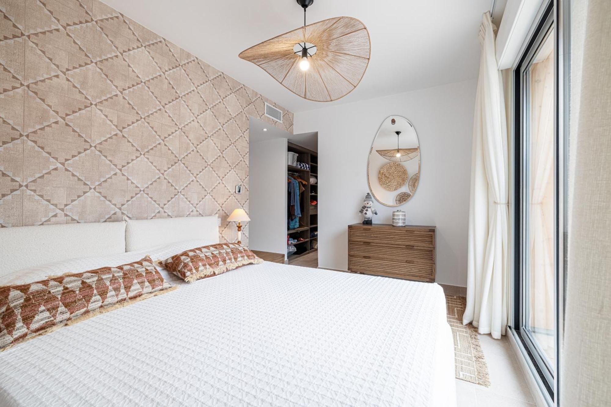 Le Penthouse De 220m2 - Jacuzzi - 3 Parkings - Climatisation - Terrasse * Menton