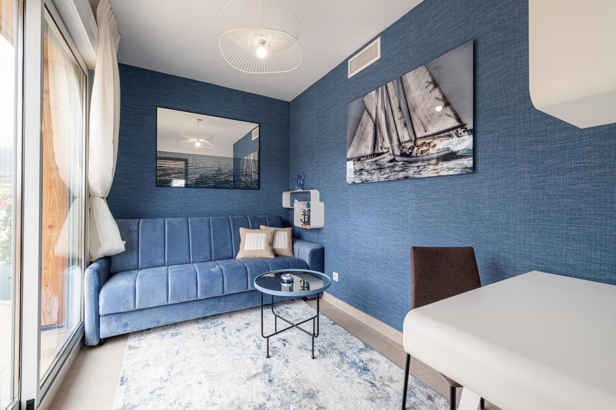 Le Penthouse De 220m2 - Jacuzzi - 3 Parkings - Climatisation - Terrasse