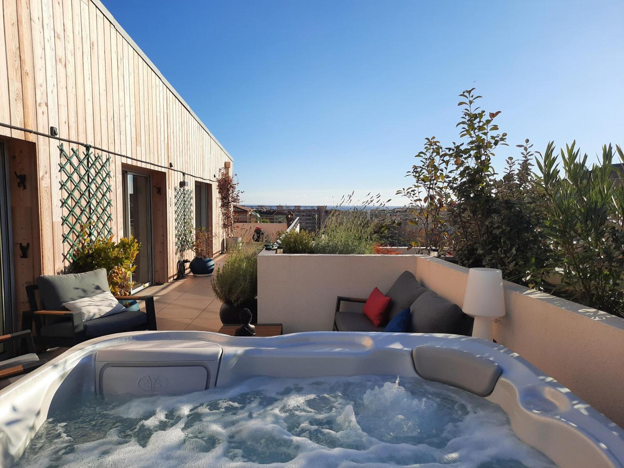 Le Penthouse De 220m2 - Jacuzzi - 3 Parkings - Climatisation - Terrasse Apartment