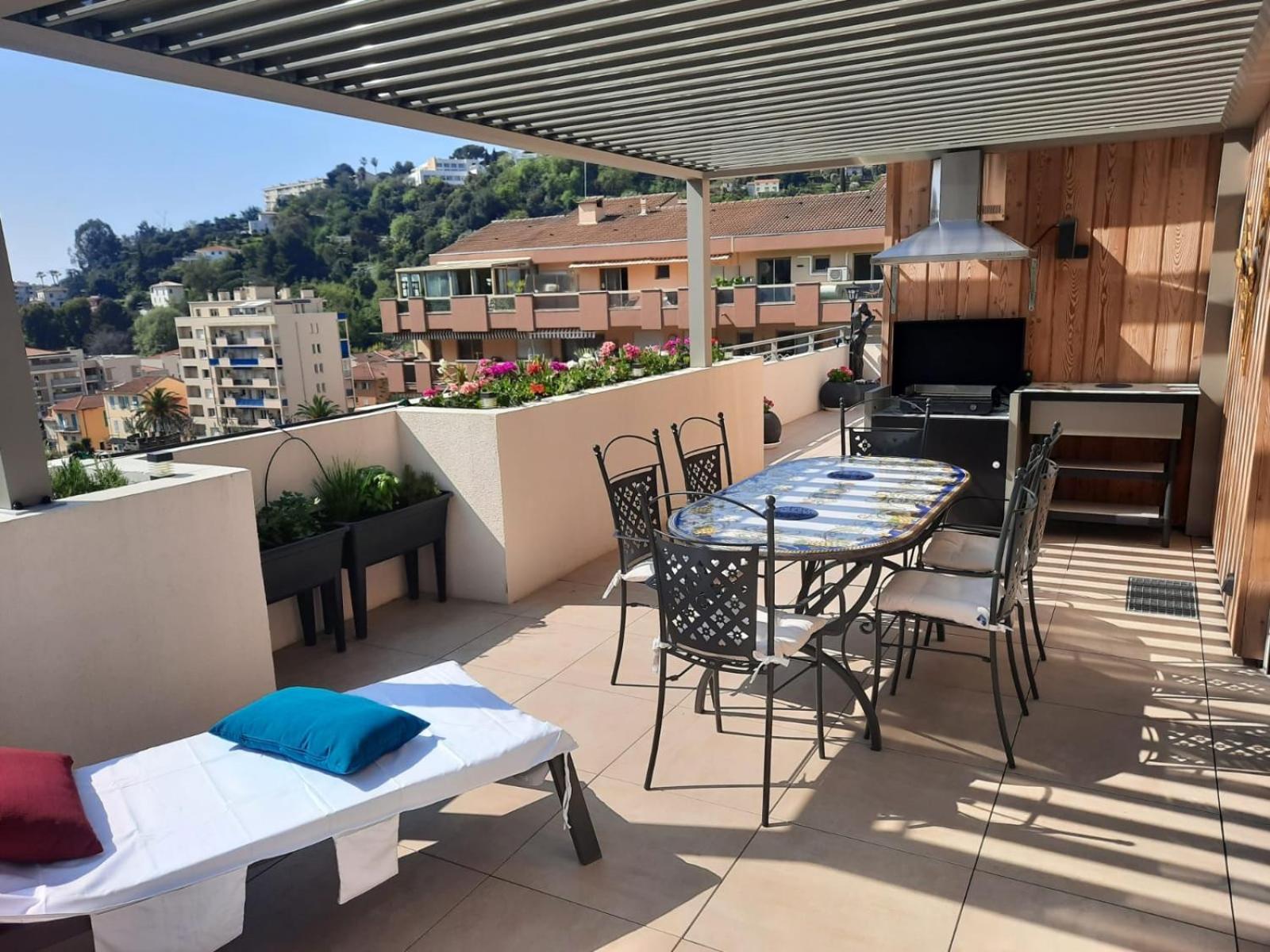 Le Penthouse De 220m2 - Jacuzzi - 3 Parkings - Climatisation - Terrasse *